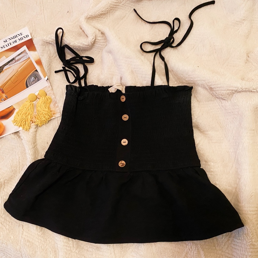 3/$25✨Entro Peplum tank